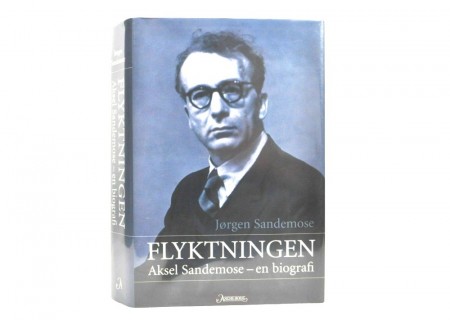 Jørgen Sandemose: Flykningen.  Signert