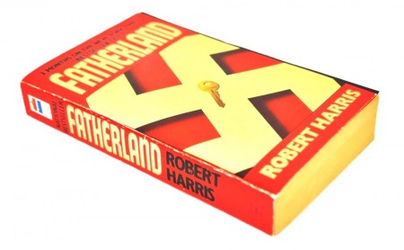 Robert Harris: Fatherland.  Signert 