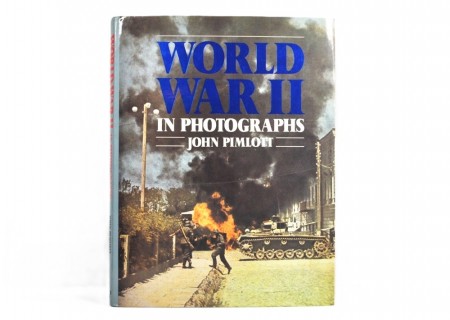 John Pimlott: World War II in photographs.