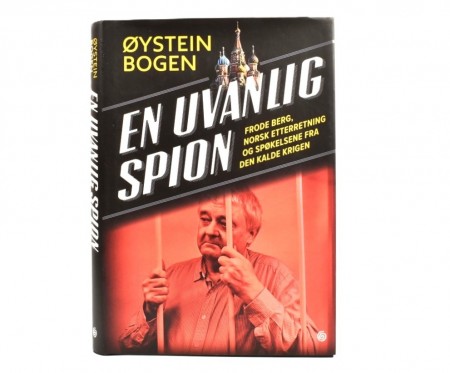 Øystein Bogen: En uvanlig spion.  Signert.