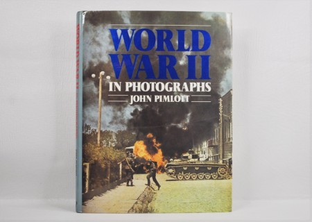 John Pimlott: World War II in photographs.