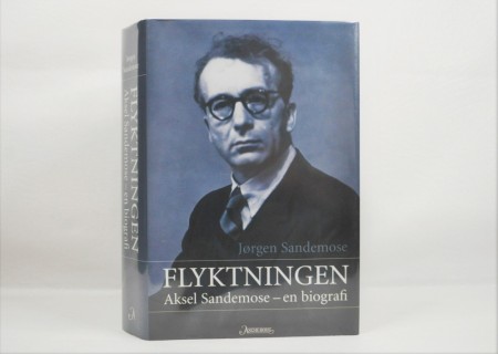 Jørgen Sandemose: Flykningen.  Signert