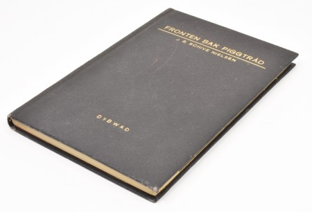 J. B. Schive Nielsen: Fronten bak piggtråd. 