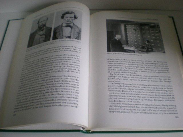 Disse to personene, Priess og Simonsen, er hhv. nr. 1 og 3 i Oslo politikammers første fotoarkiv. De endte begge sitt liv på skafottet.